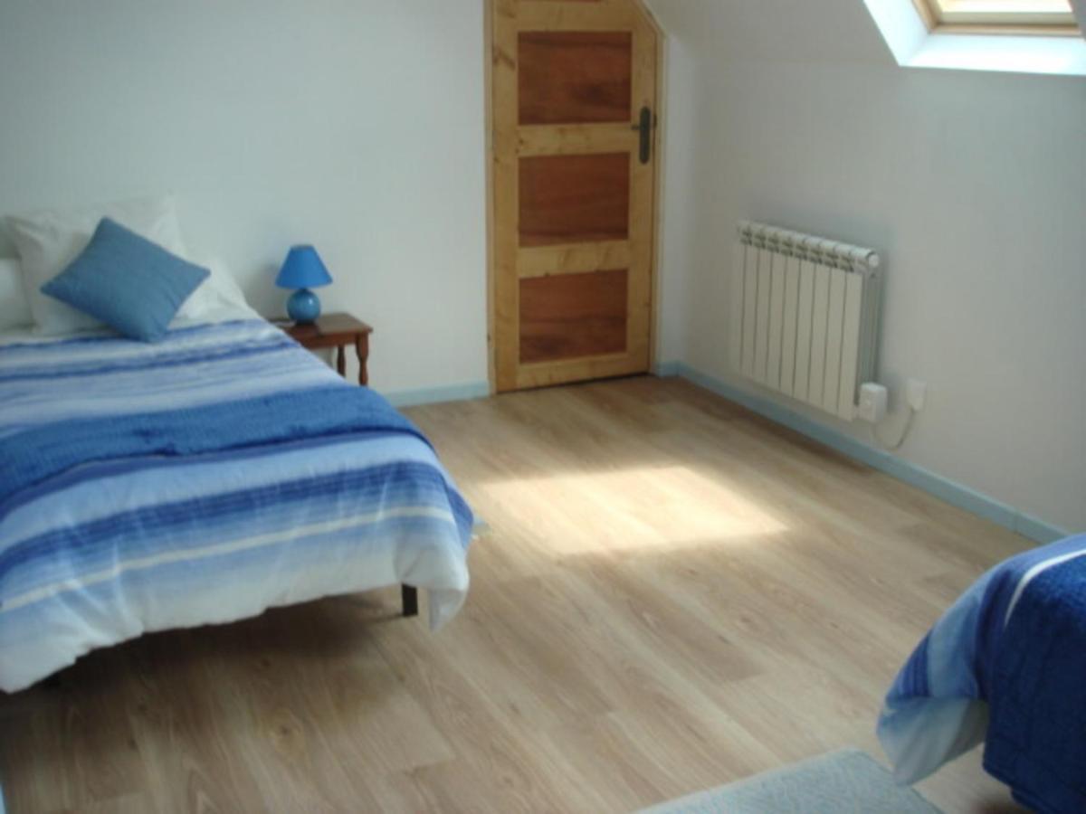 Captivating 2-Bed House With Log Burner In Kérien 外观 照片